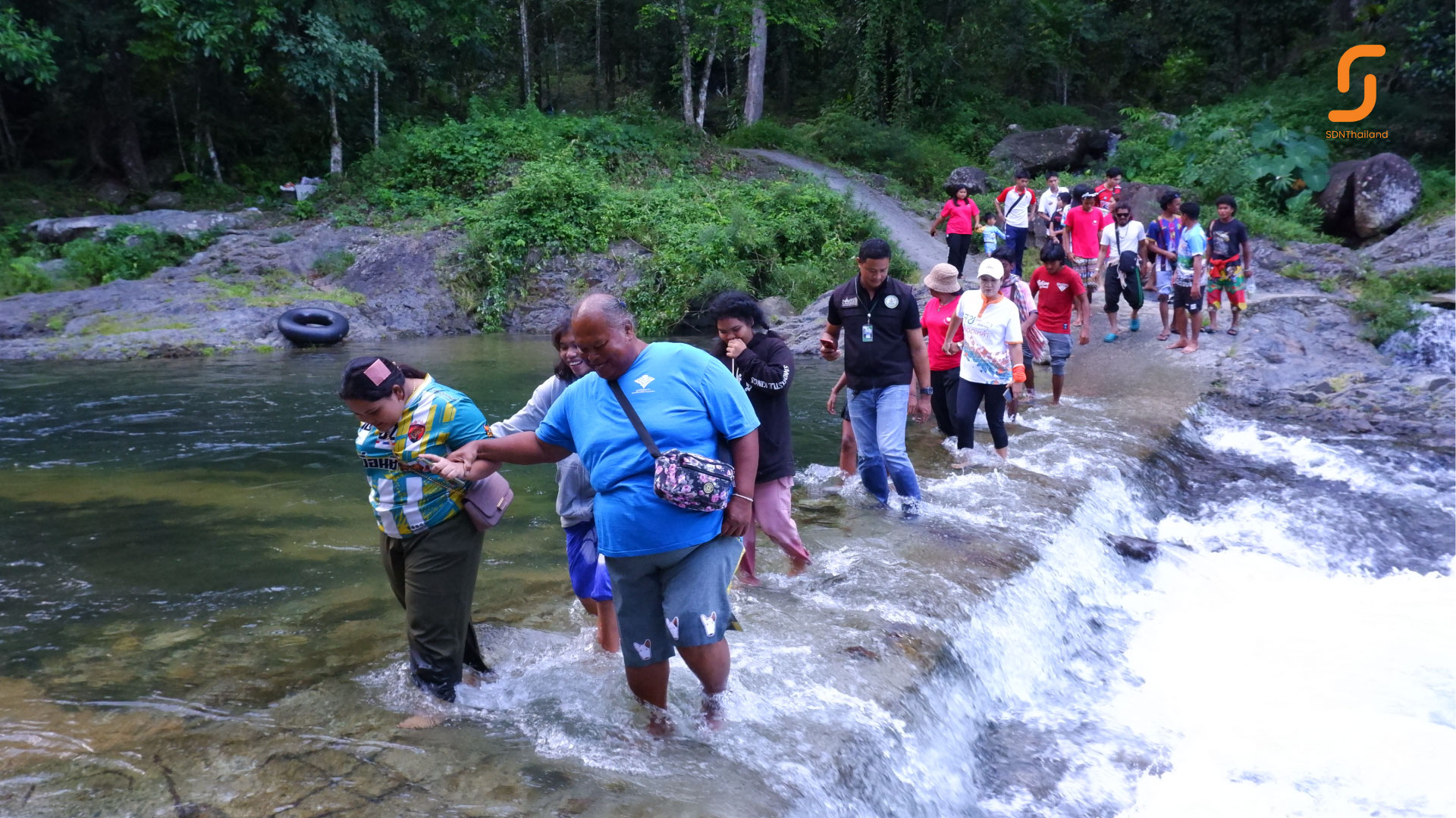 พี่น้องเยาวชนชาวเล…สุดตื้นตัน ชาวชุมชนตำบลบ้านเกาะให้การต้อนรับอย่างอบอุ่น