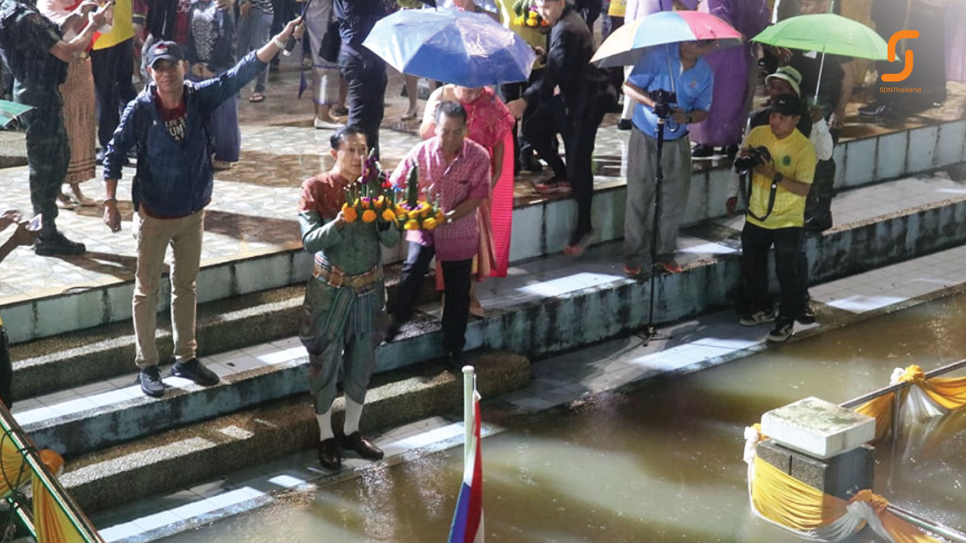 เทศบาลเมืองปัตตานี จัดงานลอยกระทงปลอดภัย ” สืบสานประเพณีลอยกระทงรักษ์สิ่งแวดล้อม ปลอดเหล้า ปลอดบุหรี่ ประจำปี 2566 “