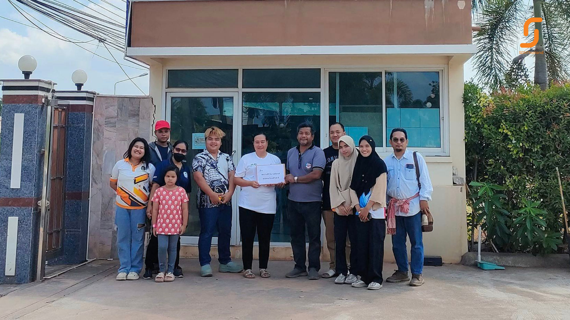 ภปค. จังหวัดสุราษฎร์ธานี เข้ายื่นหนังสือ สส.พรรครวมไทยสร้างชาติ คัดค้านการแก้ไขกฎหมายควบคุมเครื่องดื่มแอลกอฮอล์