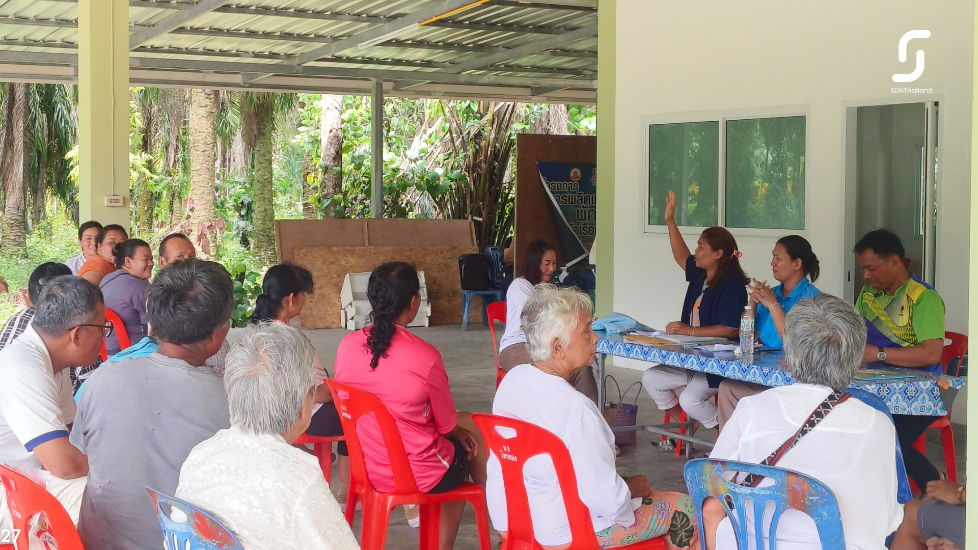 แกนนำชุมชนบ้านไทรทอง ประชุมติดตามคนงดเหล้าเข้าพรรษาในชุมชน